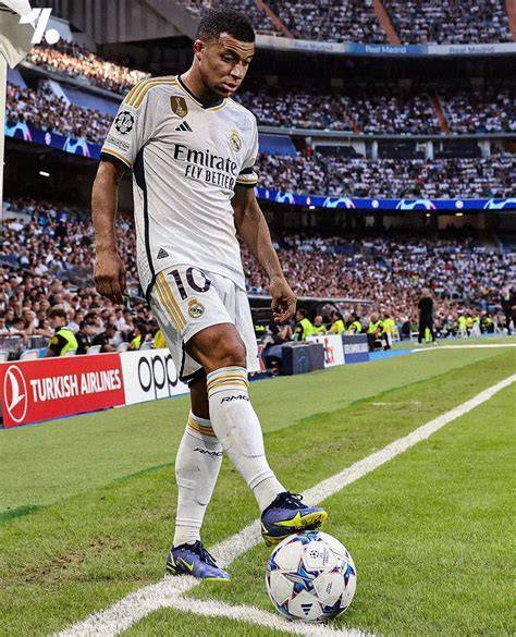 爱游戏官网-太狠了！巴塞罗那今晚队长鼓劲皇家马德里远射贴柱备战西甲，今晚托特纳姆调整名单以备亚冠的简单介绍